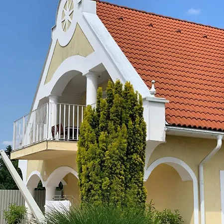 Lilium Konukevi Hévíz